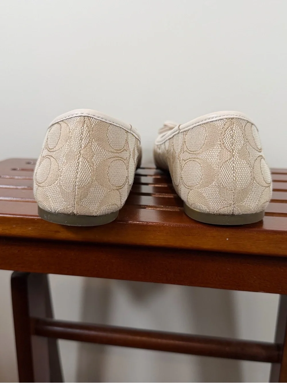 Coach Beige Ivory Signature Canvas Ballet Flats with Tassel Size 7.5B - Picture 4 of 7